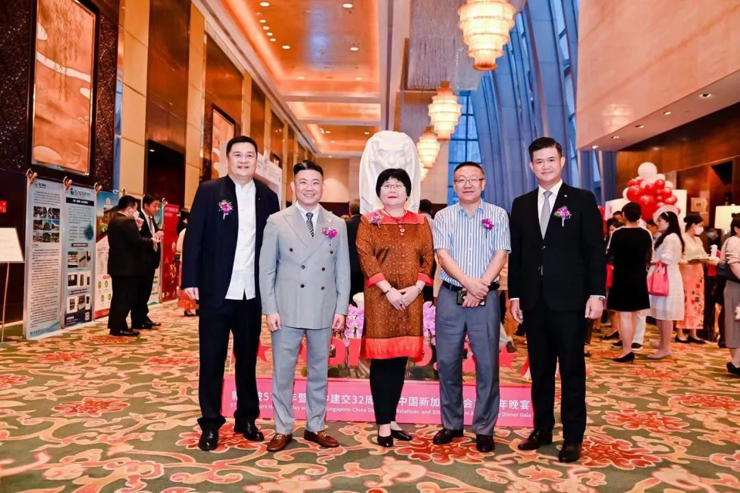 “同日”品牌亮相新加坡57周年國慶暨新中建交32周年、中國新加坡商會(huì)20周年晚宴